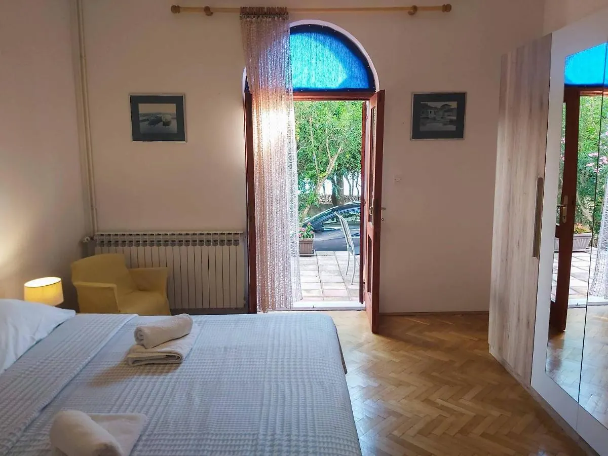 Petrcane House 0*,  Croatia
